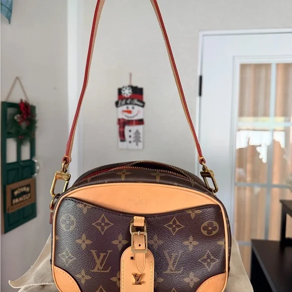 SOLD! LOUIS VUITTON Monogram Deauville Mini shoulder bag tag charm - Picture 13 of 16